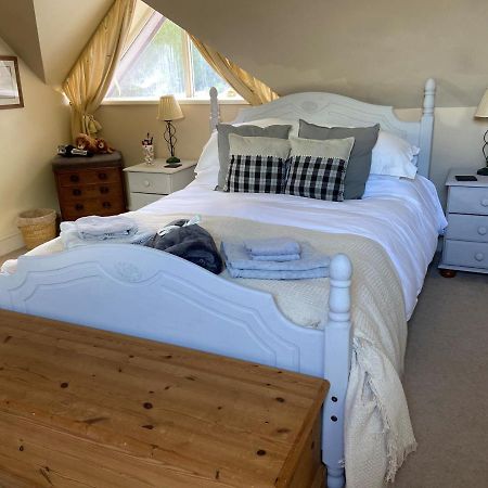 5 ชาร์ลตัน มิลล์ เวย์ บีแอนด์บี Bed & Breakfast ชิชิสเตอร์ ภายนอก รูปภาพ