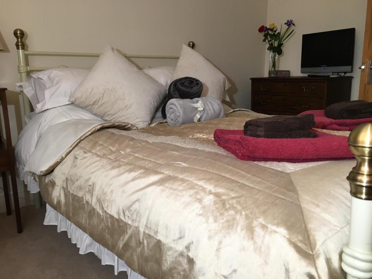 5 ชาร์ลตัน มิลล์ เวย์ บีแอนด์บี Bed & Breakfast ชิชิสเตอร์ ภายนอก รูปภาพ
